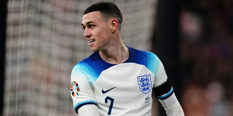 Tiền vệ Phil Foden