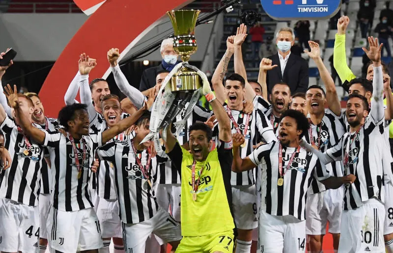 Một chặng đường trải đầy hoa của các cầu thủ Juventus